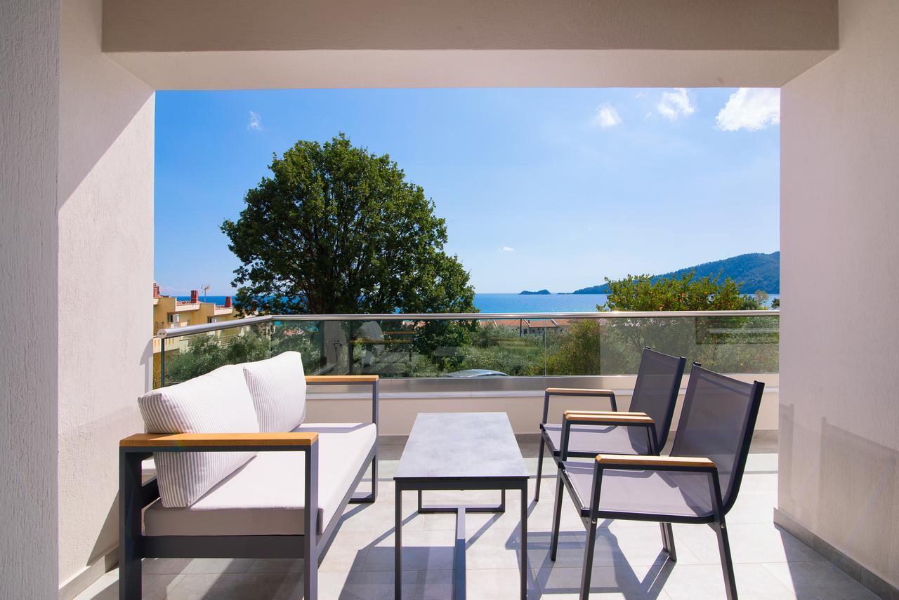 Semiramis Luxury Suites Chrysi Ammoudia Bagian luar foto
