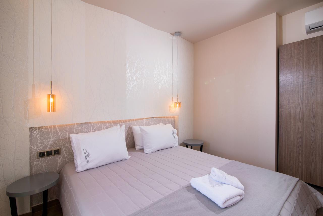 Semiramis Luxury Suites Chrysi Ammoudia Bagian luar foto