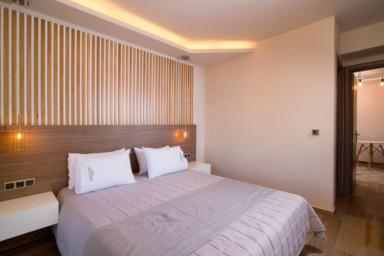 Semiramis Luxury Suites Chrysi Ammoudia Bagian luar foto