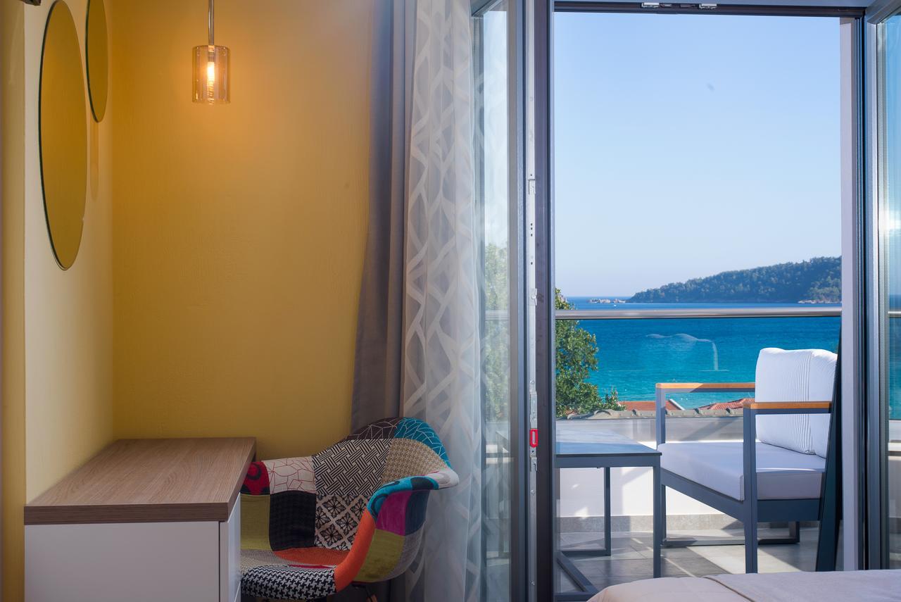 Semiramis Luxury Suites Chrysi Ammoudia Bagian luar foto