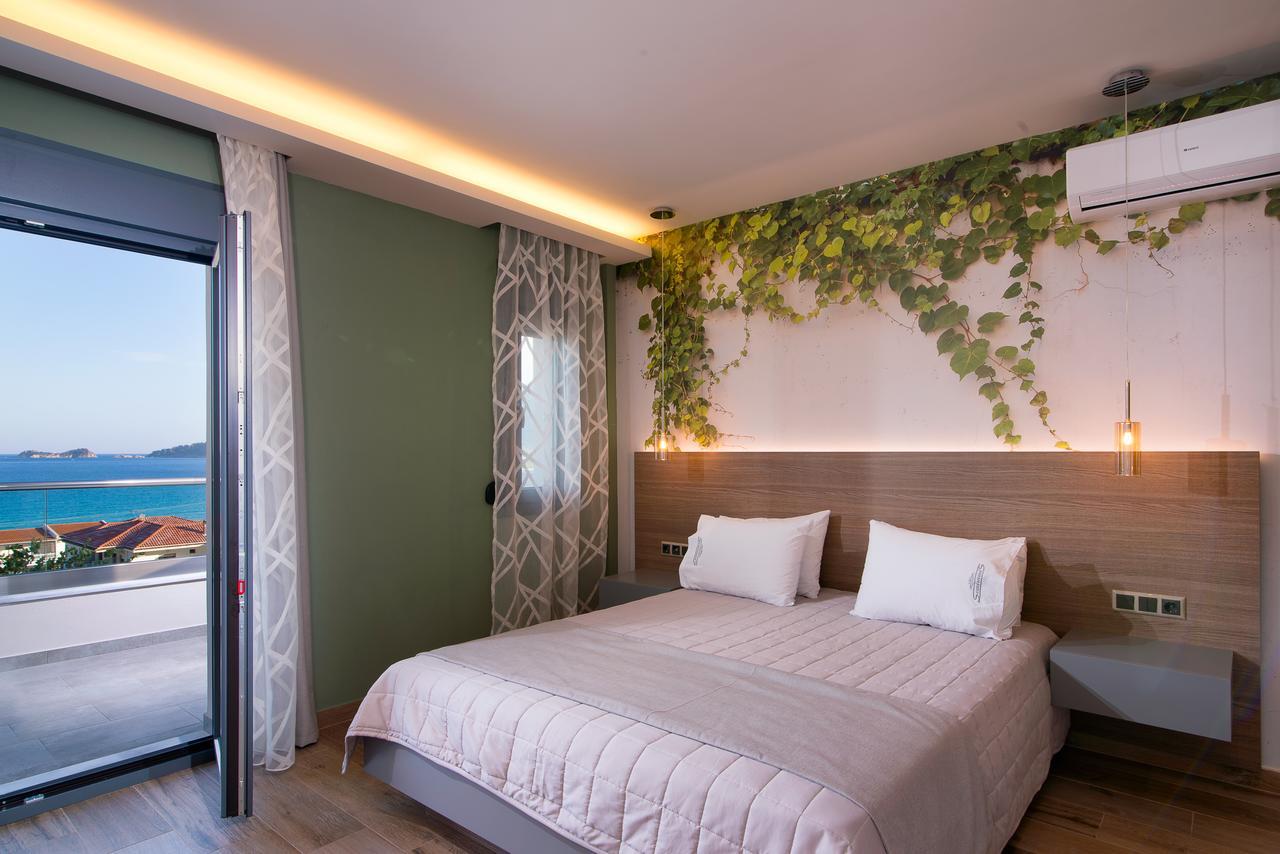 Semiramis Luxury Suites Chrysi Ammoudia Bagian luar foto
