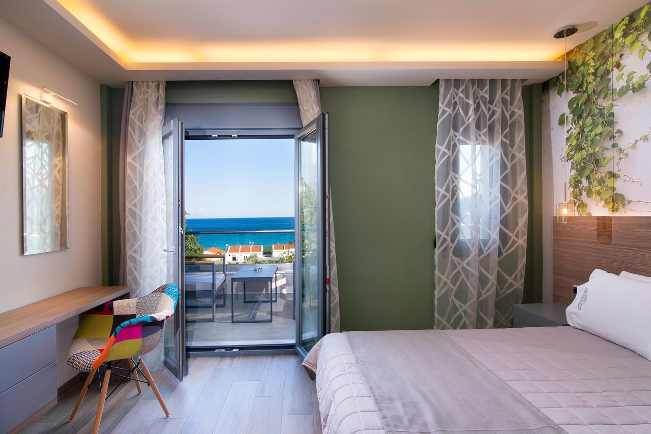 Semiramis Luxury Suites Chrysi Ammoudia Bagian luar foto