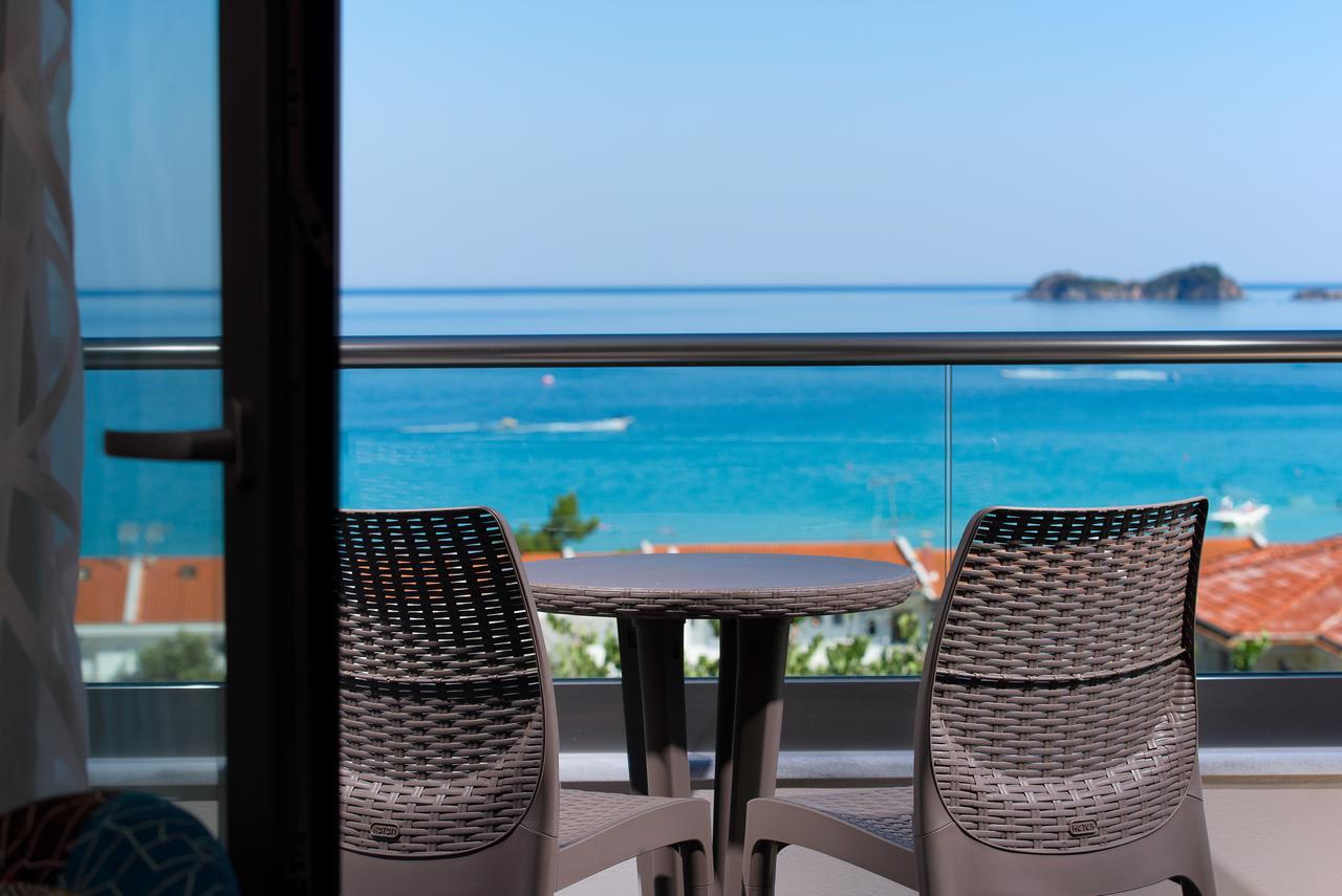 Semiramis Luxury Suites Chrysi Ammoudia Bagian luar foto