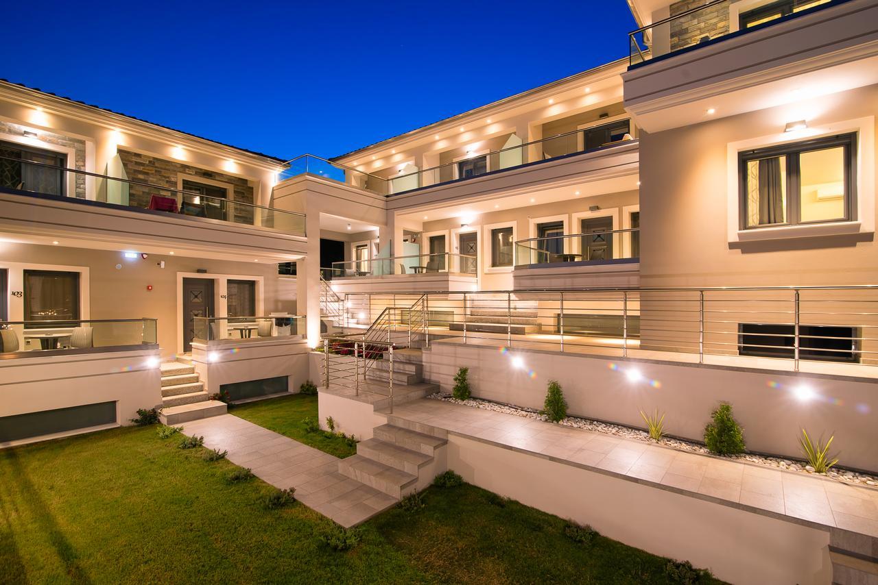 Semiramis Luxury Suites Chrysi Ammoudia Bagian luar foto